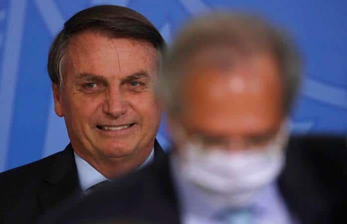 El 61 % de los miembros del Gabinete de Bolsonaro han contraído la enfermedad / Foto: AP