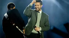 Albor&aacute;n es diagnosticado con neumon&iacute;a grave; cancela concierto