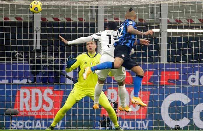 Arturo Vidal le anotó el primero a la Juventus / AP