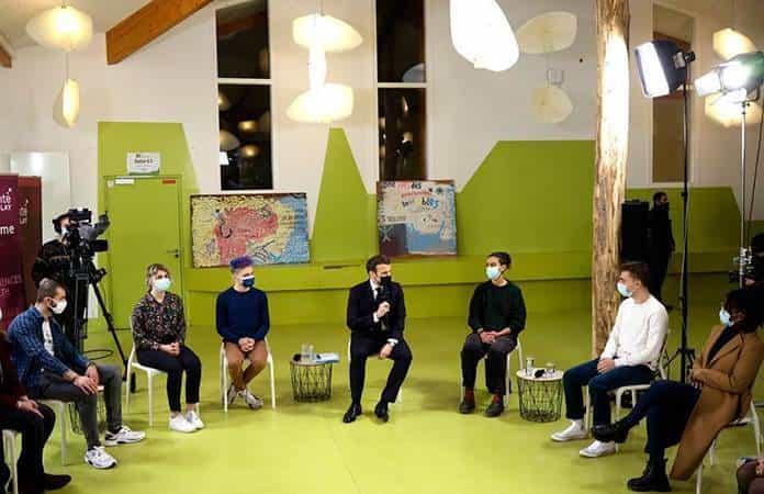 Macron se reunió con estudiantes de la Universidad de París-Saclay / Foto: EFE