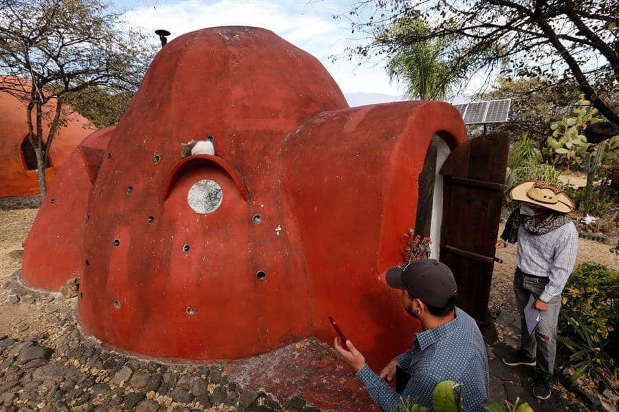 Superadobe, la técnica de construcción barata que se populariza en México