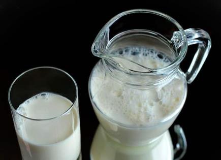¿Es la leche descremada la mejor opción para tu salud?