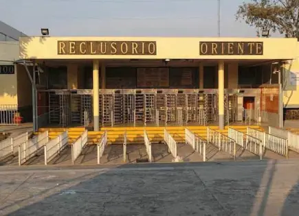 Reportan fuga de interno en Reclusorio Oriente