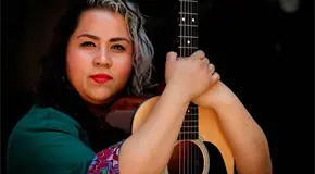 Vivir Quintana cuestiona brecha para mujeres en la m&uacute;sica