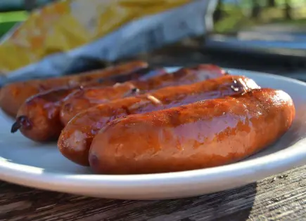Cómo se guardan correctamente las salchichas en el refrigerador