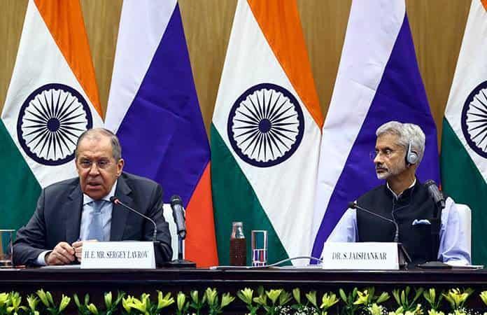 El ministro ruso de exteriores Sergey Lavrov y su homólogo de la India, Subrahmanyam Jaishankar / Foto: AP