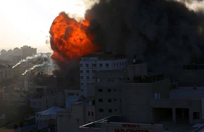 Bombardeo en la ciudad de Gaza / Foto: AP