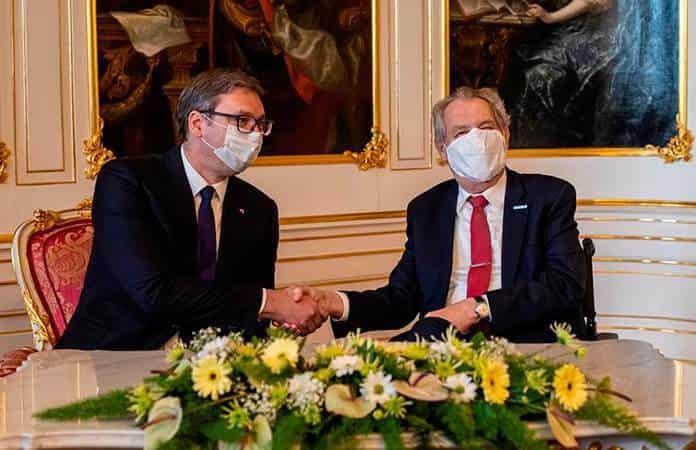El presidente de Serbia, Aleksandar Vucic, y su homólogo checo, Milos Zeman / Foto: EFE