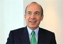 Calder&oacute;n presume invitaci&oacute;n de Machado a ceremonia del Nobel