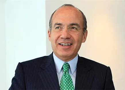 Calderón presume invitación de Machado a ceremonia del Nobel