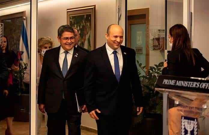 El presidente hondureño, Juan Orlando Hernández y el primer ministro israelí, Naftali Bennett / Foto: AP