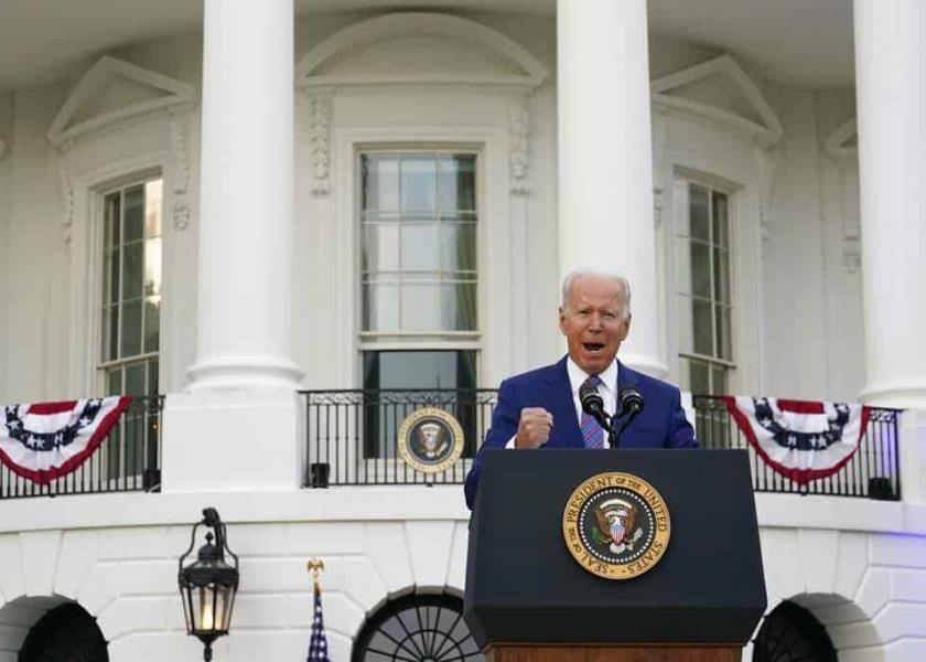 El presidente de Estados Unidos, Joe Biden, dio un discurso durante la celebración por el Día de la Independencia en la Casa Blanca, en Washington. (AP Foto/Patrick Semansky)