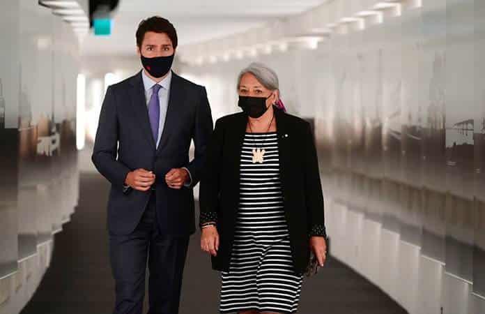 Justin Trudeau y Mary Simon / Foto: AP
