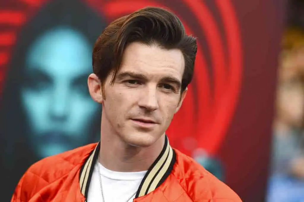 Drake Bell solicita divorcio a su esposa y estrena novia mexicana