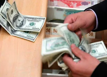 Precio del dólar abre a la baja este martes