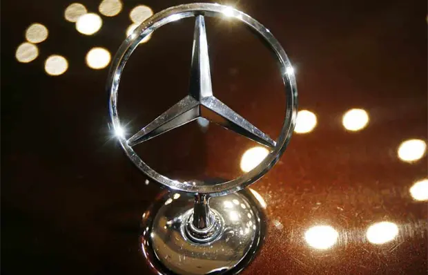 Mercedes paga multa millonaria por emisiones di&eacute;sel