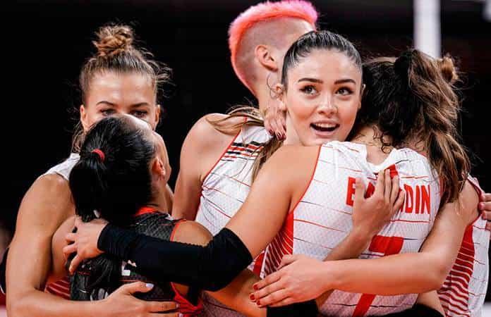 Las jugadoras del equipo de voleibol fueron blanco de las críticas de islamistas / Foto: AP