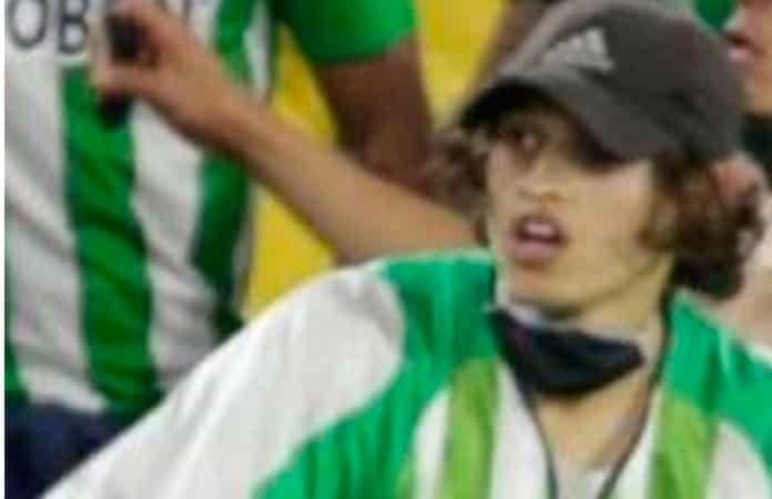 Presunto agresor que atacó violentamente a un aficionado de Santa Fe. Foto: Twitter de la alcaldesa de Bogotá Claudia López