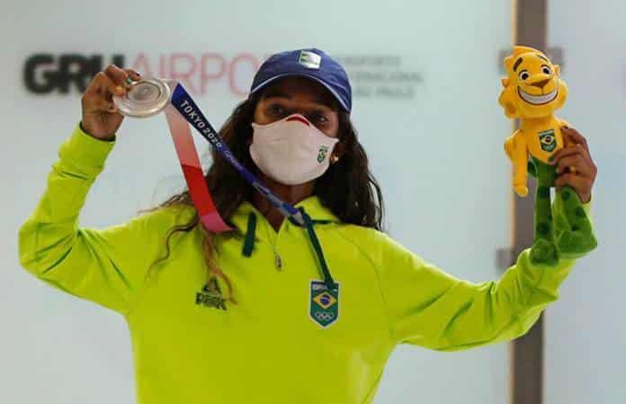 La brasileña Rayssa Leal tenía 13 años al ganar plata en Tokio 2020 / Foto: AP