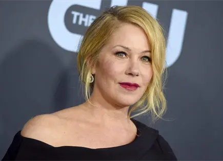 Christina Applegate habla sobre anorexia en su autobiografía Christina Applegate habla sobre anorexia en su autobiografía