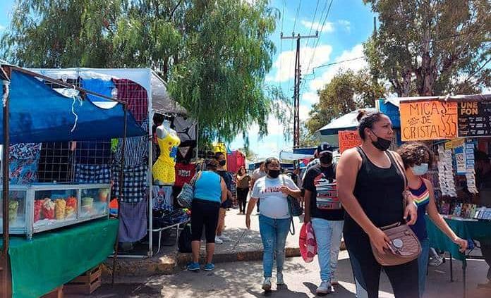 Tianguis de Las Vías opera sin restricción