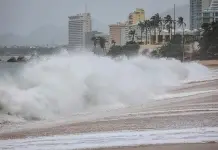 Alerta en Mazatl&aacute;n por Mar de Fondo y seguridad acu&aacute;tica