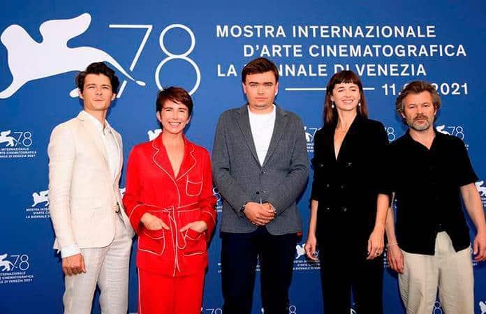 El director y los actores de «Leave no traces» / Foto: EFE