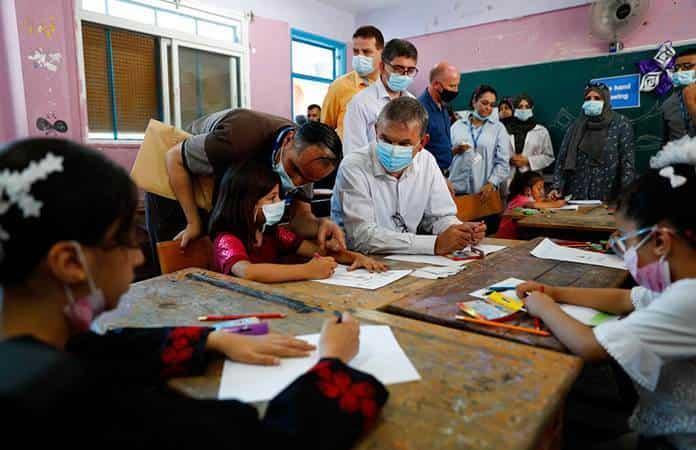 Una escuela para niñas palestinas gestionada por la ONU / Foto: AP