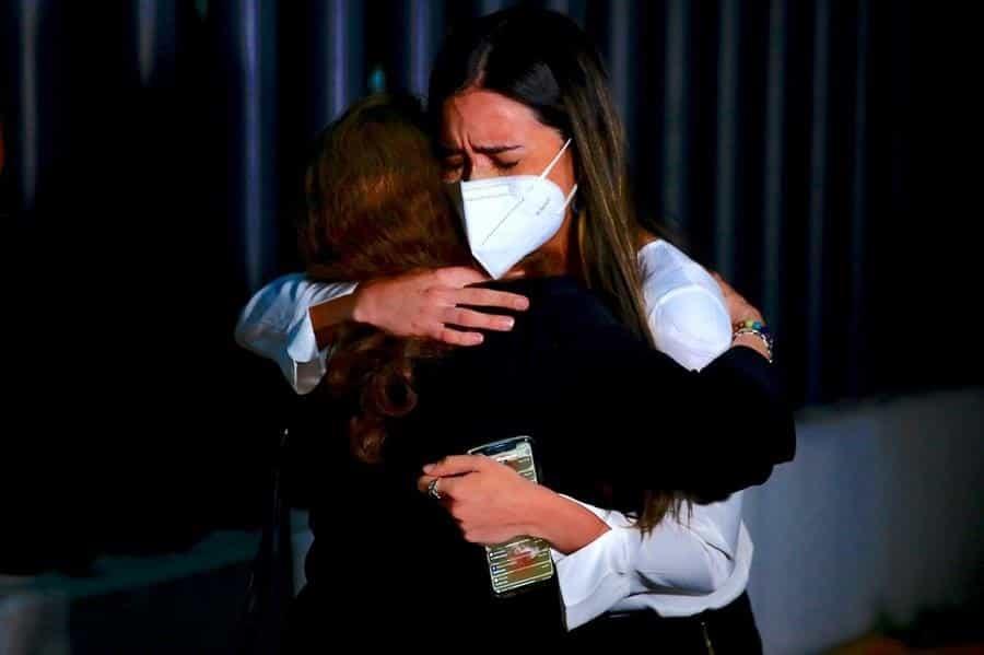 Mariana Moguel Robles, hija de la extitular de la Secretaría de Desarrollo Social (SEDESOL). Rosario Robles, llora hoy después de conocer la resolución de un juez de no liberar a su madre. Foto: EFE
