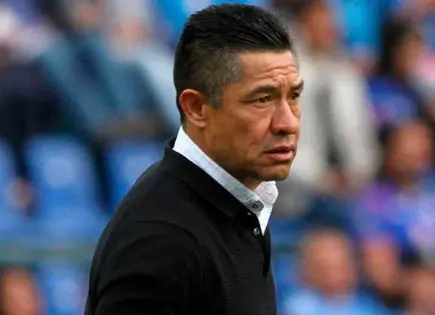 León anuncia regreso de Ignacio Ambriz