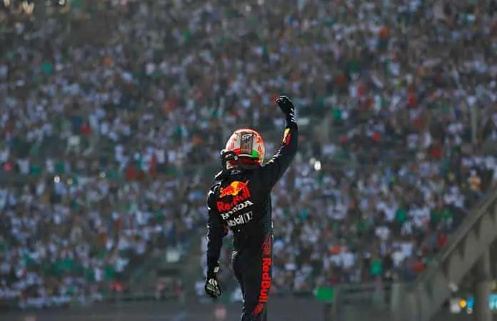 Nunca te rindas, el libro que recopila la trepidante carrera de "Checo" Pérez