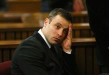Pistorius pide otra vez libertad condicional, tras condena por asesinar a su novia