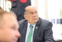 Hospitalizan por preinfarto al pap&aacute; de Checo P&eacute;rez