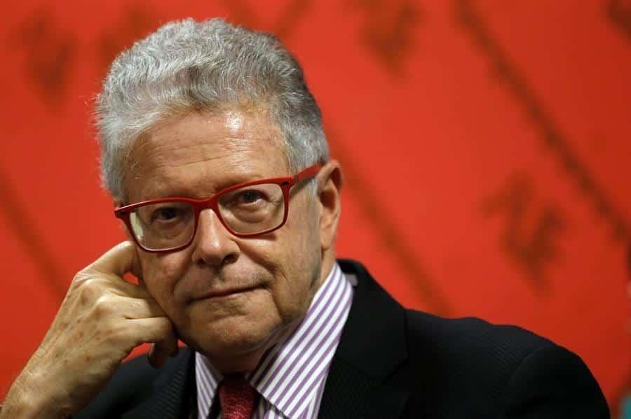 El autoritarismo frena el desarrollo de los países, dice Sergio Sarmiento