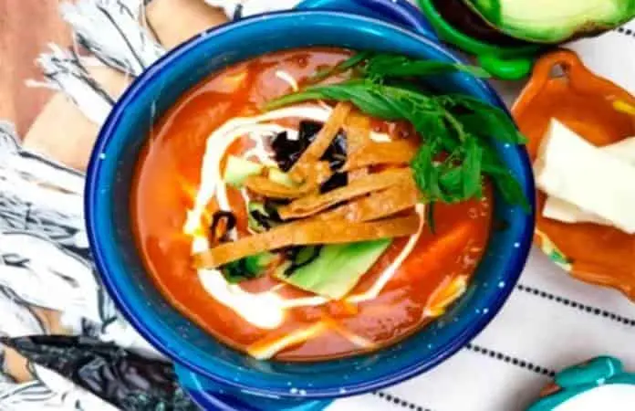 Prepara en Casa la Salsa de la Sopa de Tortilla