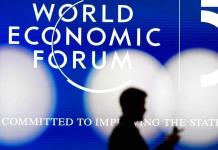 Economistas del mundo prevén quiebras bancarias, según encuesta del WEF