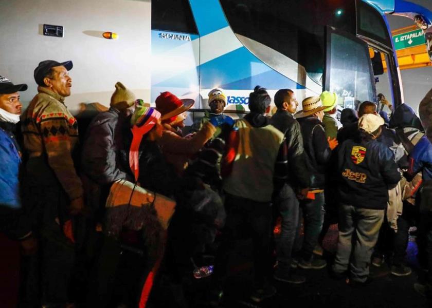 El 12 de diciembre habían llegado desde Tapachula, Chiapas, en caravana a la Ciudad de México y tras un acuerdo con autoridades del INM fueron llevados en autobuses a la frontera (Foto de archivo/El Universal)
