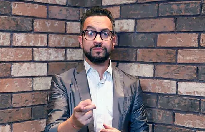 Chumel lanza dardo a Noroña tras romper en llanto por Palestina