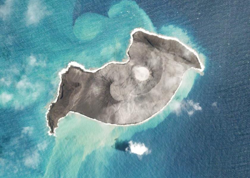 El tsunami fue provocado por la erupción de un volcán submarino en Tonga / Foto: AP