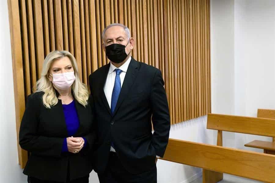 El ex primer ministro, Benjamín Netanyahu, y su esposa, Sara / Foto: AP