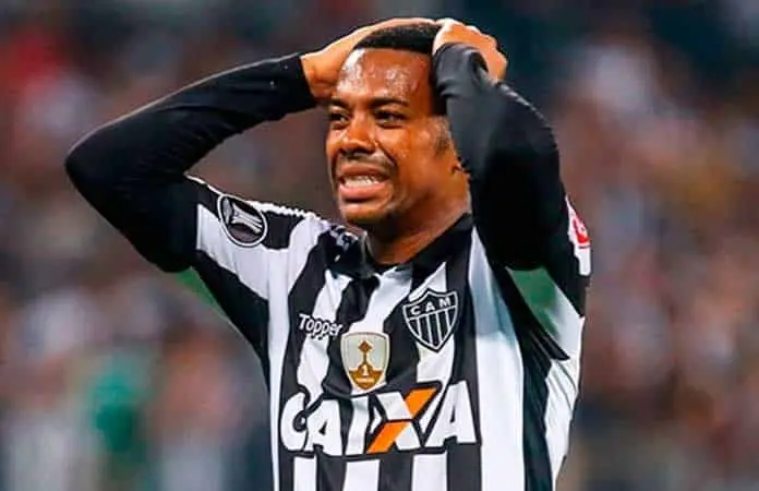 Robinho es transferido de prisión a pedido de sus abogados