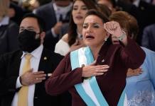 Presidenta de Honduras respalda a Gustavo Petro ante acusaciones de golpe en Colombia