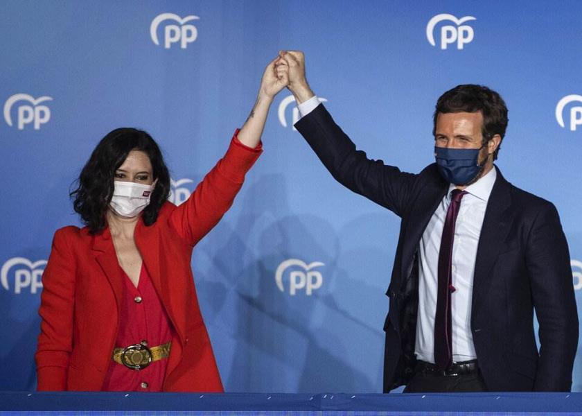 La presidenta del gobierno de Madrid, Isabel Diaz Ayuso, y el líder del Partido Popular, Pablo Casado / Foto: AP