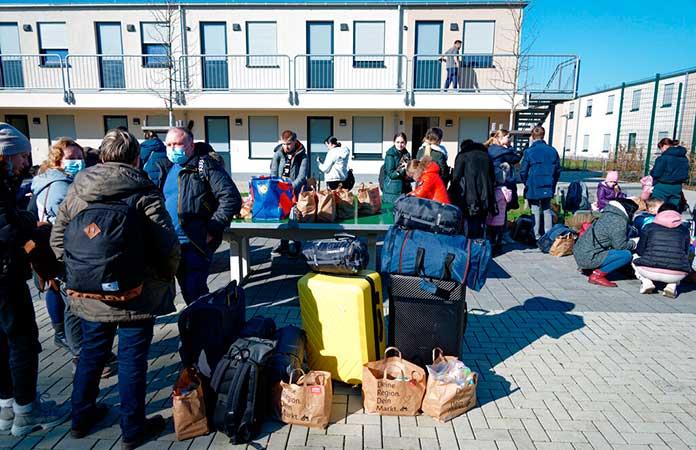Refugiados ucranianos frente en Colonia, Alemania / Foto: AP