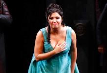 La soprano rusa Anna Netrebko demanda a la Ópera Metropolitana de Nueva York por cancelarla