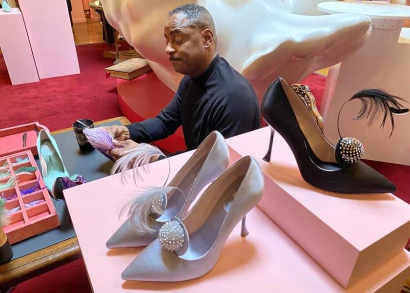 Roger Vivier y Christian Louboutin preparan sus zapatos para grandes bailes