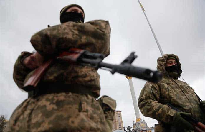 Soldados ucranianos a las afueras de Kiev / Foto: EFE