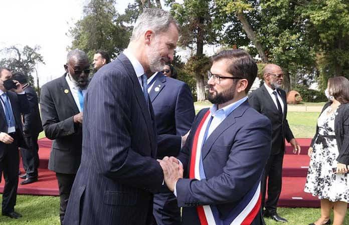 El rey Felipe VI de España y el presidente chileno Gabriel Boric / Foto: EFE