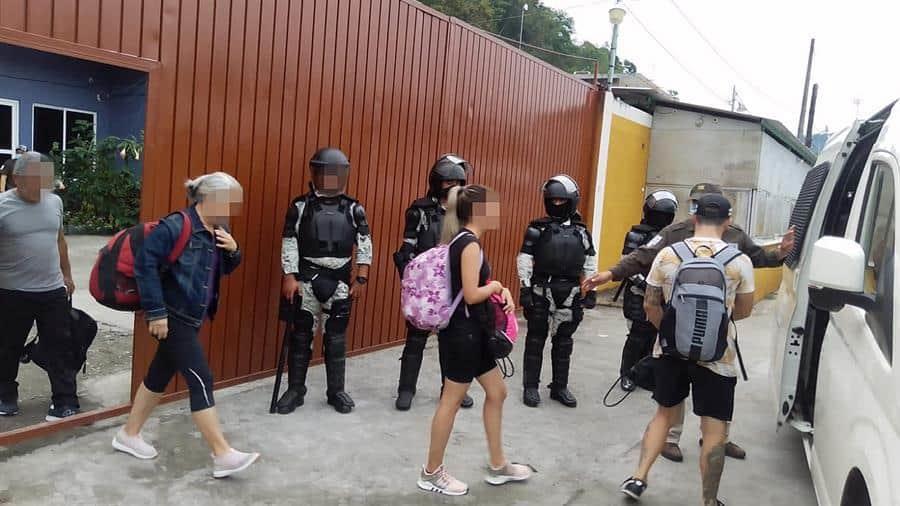 Migrantes tras su rescate de un hotel en Chiapas (EFE/ Instituto Nacional de Migración).