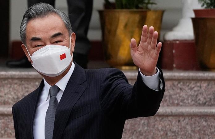 Ministro chino de Exteriores, Dmitro Kuleba, pidió a su homólogo chino, Wang Yi (Foto de archivo AP).